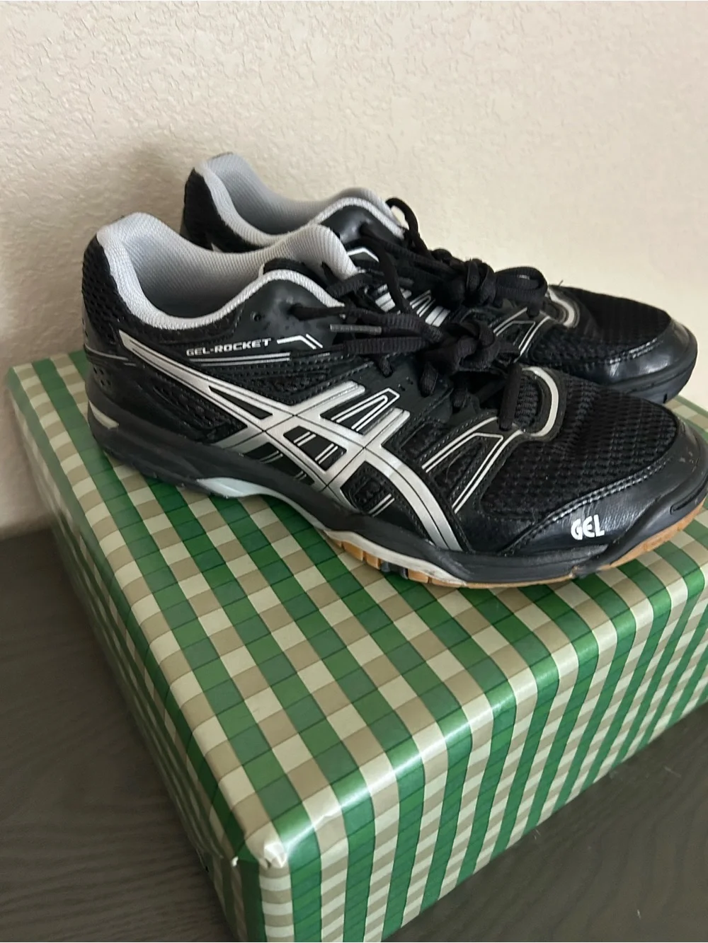 8.5 ASICS Gel-Rocket women’s Black volleyball Shoes